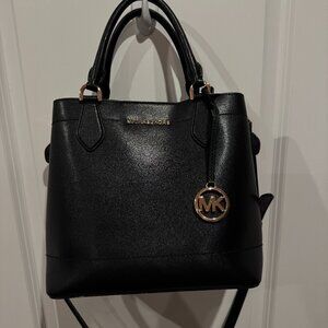 Michael Kors Leather M Tote